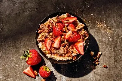 Steel Cut Oatmeal with Strawberries, Pecans & Cinnamon Crunch Topping from Panera Bread