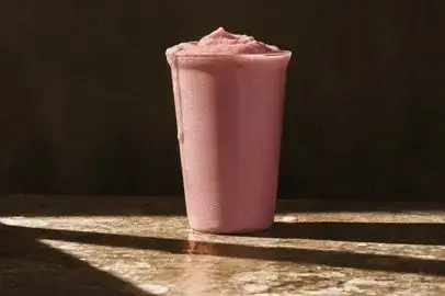 Strawberry Smoothie with Greek Yogurt from Panera Bread